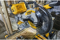 Пила торцювальна акумуляторна безщіткова DeWALT DCS727T2 в інтернет-магазині
