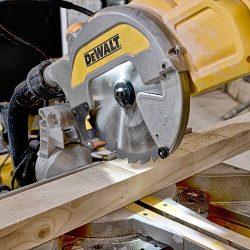 Пила настільна мережева DeWALT DWS777 фото