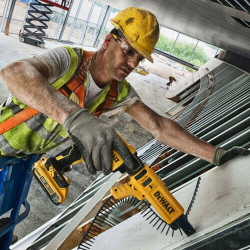 Шурупокрут акумуляторний безщітковий DeWALT DCF620P2K в інтернет-магазині