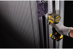 Шурупокрут акумуляторний ударний безщітковий DeWALT DCF801D2 фото