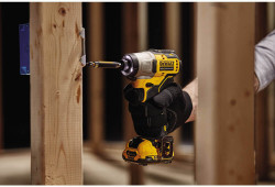 Шурупокрут акумуляторний ударний безщітковий DeWALT DCF801D2 в интернет-магазине