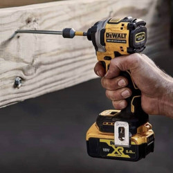 Шурупокрут ударний акумуляторний безщітковий DeWALT DCF850NT замовити