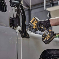 Шурупокрут ударний акумуляторний безщітковий DeWALT DCF850NT не дорого