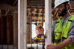 Шурупокрут ударний акумуляторний безщітковий DeWALT DCF850P2T фото