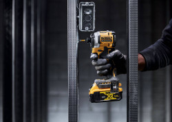Шурупокрут ударний акумуляторний безщітковий DeWALT DCF850P2T ціна
