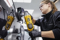 Полірувальна машина мережева DeWALT DWP849X акція