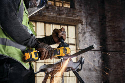 Шліфмашина кутова - болгарка акумуляторна безщіткова DeWALT DCG409T1 в Україні