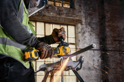 Шліфмашина кутова - болгарка акумуляторна безщіткова DeWALT DCG416VSN фото