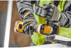 Шліфмашина кутова - болгарка акумуляторна безщіткова DeWALT DCG416VSN в интернет-магазине