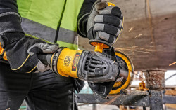 Шліфмашина кутова - болгарка акумуляторна безщіткова DeWALT DCG418T2 замовити