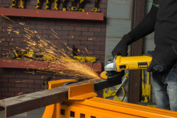 Шліфмашина кутова - болгарка мережева DeWALT DWE4115 акція