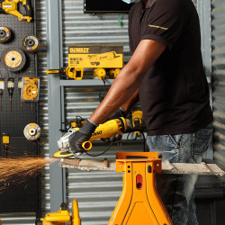 Шліфмашина кутова - болгарка мережева DeWALT DWE4215 в Україні