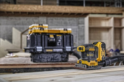 Шліфмашина вібраційна акумуляторна DeWALT DCW200N в интернет-магазине