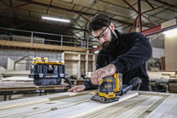 Шліфмашина вібраційна акумуляторна DeWALT DCW200P2 замовити