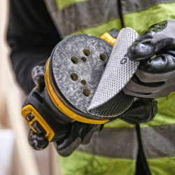 Шліфмашина ексцентрикова акумуляторна безщіткова DeWALT DCW210N фото