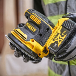 Шліфувальна машина ексцентрикова акумуляторна безщіткова DeWALT DCW210P2 не дорого