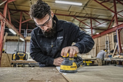 Шліфмашина ексцентрикова мережева DeWALT DWE6423 знижки