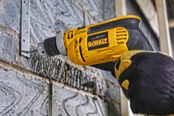 Дриль мережевий ударний DeWALT DWD024 в Україні