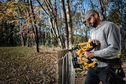 Степлер скобозабивний акумуляторний безщітковий DeWALT DCFS950N ціна