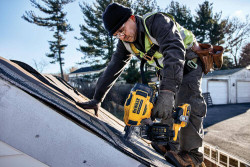 Пістолет цвяхозабивний акумуляторний безщітковий DeWALT DCN45RND2 