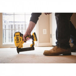 Степлер скобозабивний акумуляторний безщітковий DeWALT DCN681D2 не дорого