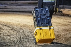 Ящик-охолоджувач T-STAK на колесах DeWALT DWST83281-1 в Україні