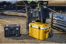Ящик-охолоджувач T-STAK на колесах DeWALT DWST83281-1 
