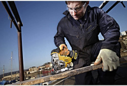 Пила лобзикова акумуляторна DeWALT DCS331N заказать