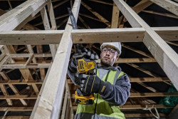 Пила шабельна акумуляторна безщіткова DeWALT DCS369M2 не дорого