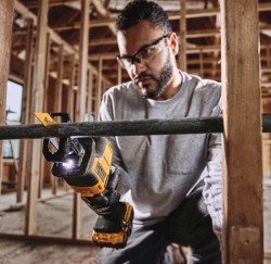 Пила шабельна акумуляторна безщіткова DeWALT DCS369M2 в интернет-магазине