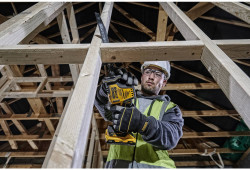 Пила шабельна акумуляторна безщіткова DeWALT DCS369N не дорого