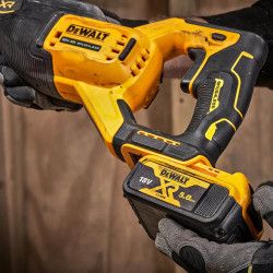 Пила шабельна акумуляторна DeWALT DCS382N фото