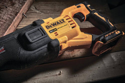 Пила шабельна акумуляторна DeWALT DCS386NT фото