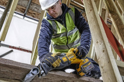 Пила шаблонна акумуляторна DeWALT DCS389N акція