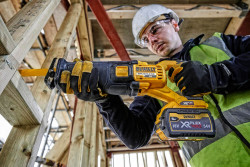 Пила шабельна акумуляторна DeWALT DCS389NT фото
