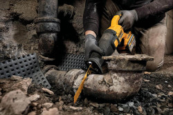 Пила шабельна акумуляторна DeWALT DCS389NT акция