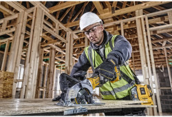 Пила дискова акумуляторна безщіткова компактна DeWALT DCS571NT замовити