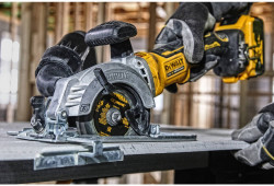 Пила дискова акумуляторна безщіткова компактна DeWALT DCS571NT не дорого