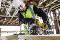 Пила дискова акумуляторна DeWALT DCS578X2 в интернет-магазине