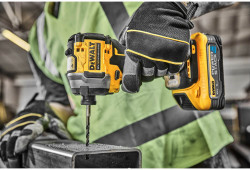 Набір із двох інструментів безщіткових DeWALT DCK2050H2T в інтернет-магазині