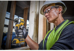 Набір із двох інструментів безщіткових DeWALT DCK2051H2T в Україні