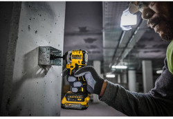 Набір із двох інструментів безщіткових DeWALT DCK2051H2T 