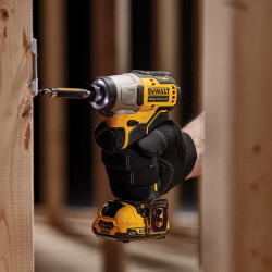 Набір із двох інструментів безщіткових DeWALT DCK2110L2T не дорого