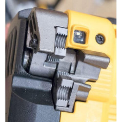 Різак шпильок акумуляторний DeWALT DCS350NT не дорого
