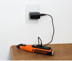 Багатофункціональний інструмент акумуляторний BLACK+DECKER BCRT8I в Украине