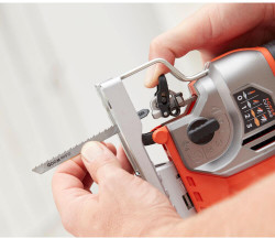 Пила лобзиковая мережева BLACK+DECKER BES610 цена