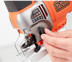 Пила лобзиковая мережева BLACK+DECKER BES610 акция