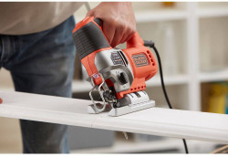 Пила лобзиковая мережева BLACK+DECKER BES610 