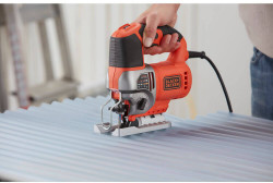 Пила лобзиковая мережева BLACK+DECKER BES610 