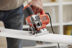 Пила лобзиковая мережева BLACK+DECKER BES610K цена